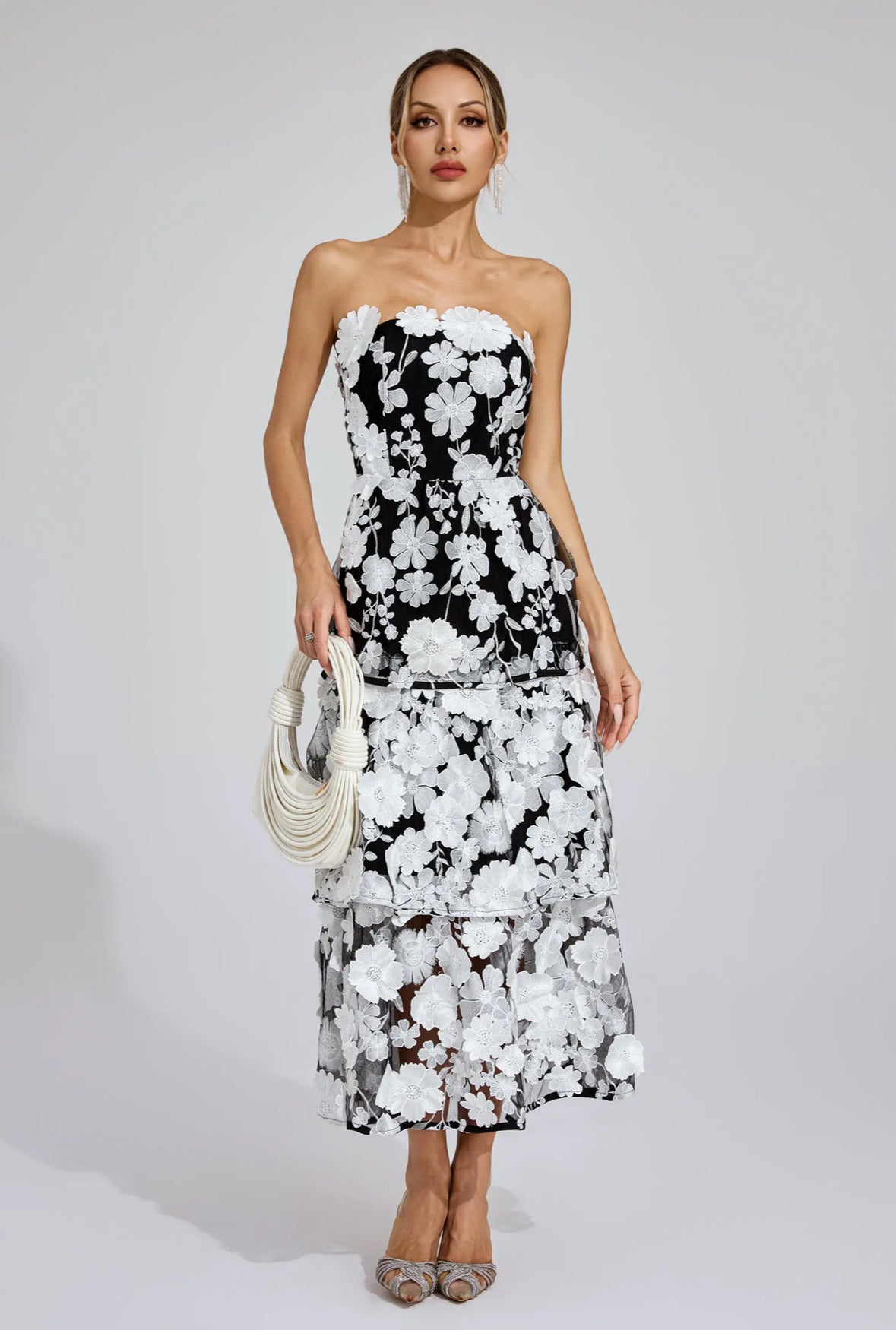 Embroidered black/white flower maxi dress