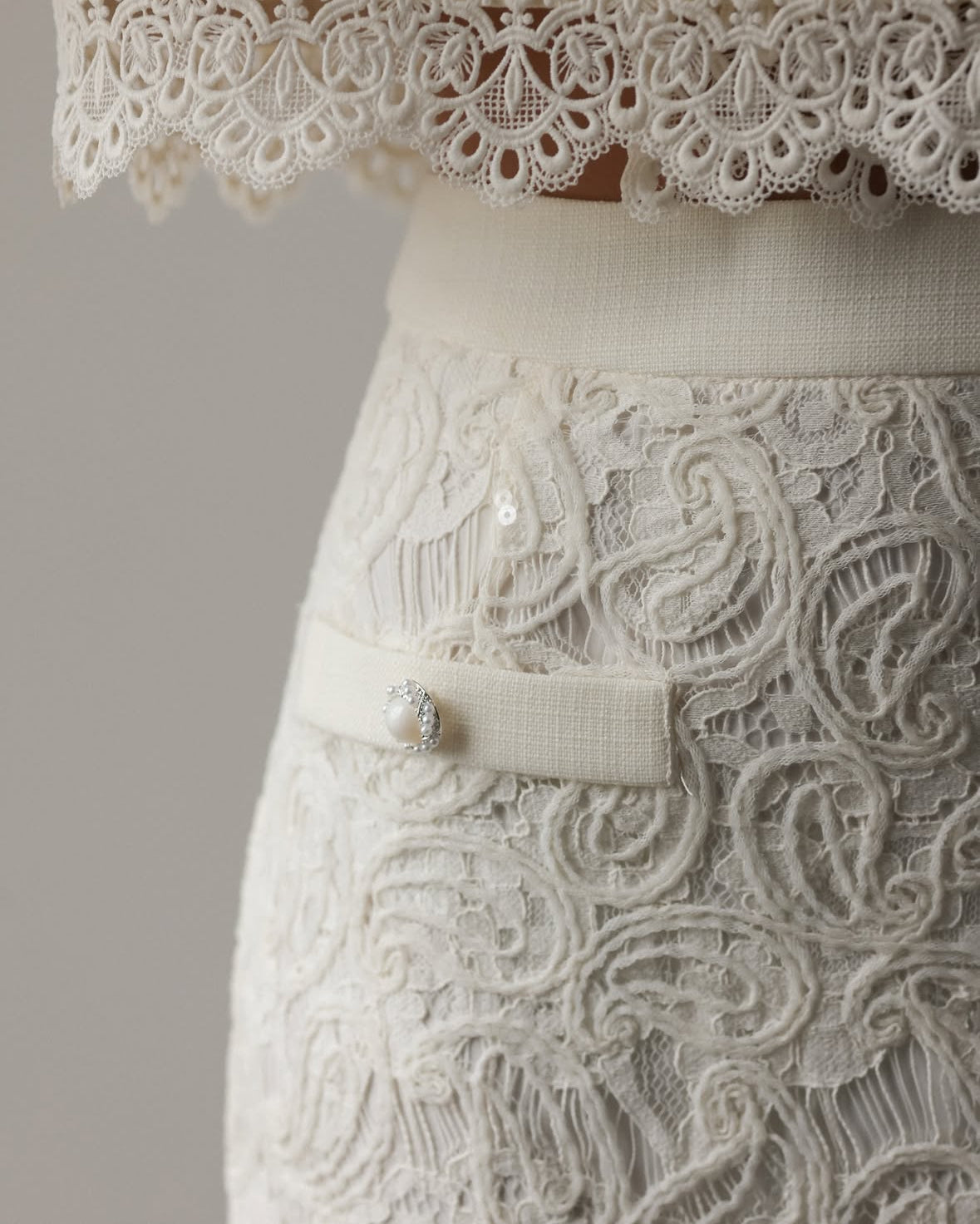 Élodie Lace Skirt Set