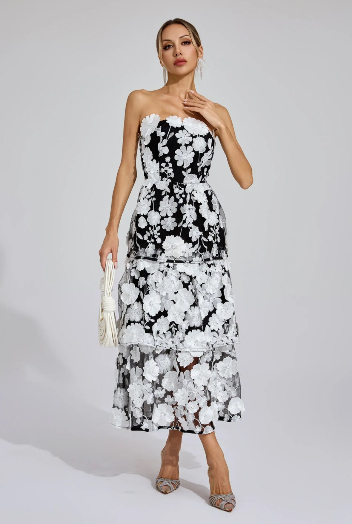 Embroidered black/white flower maxi dress