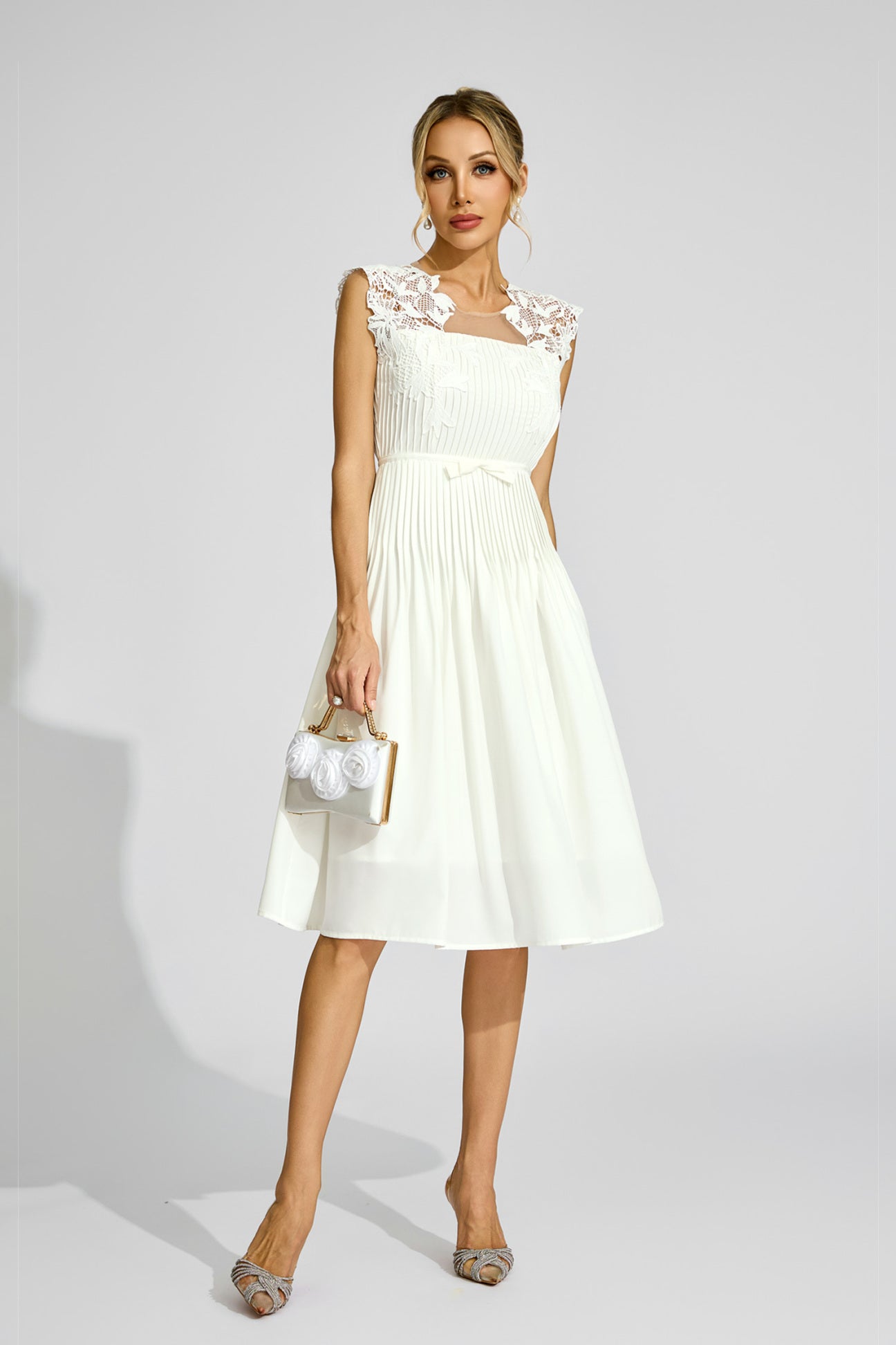 Fleur Neige Embroidered Midi Dress