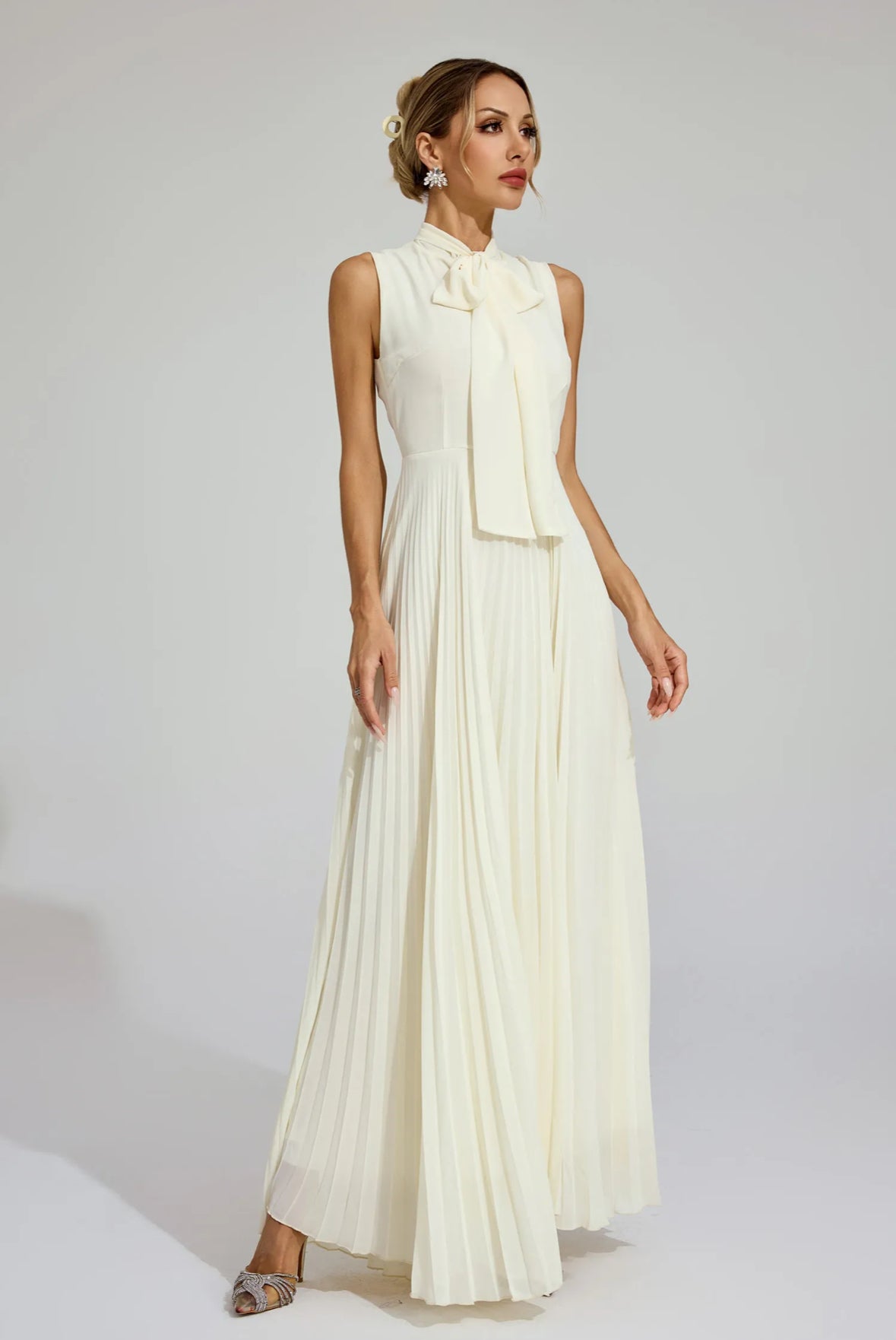 Colette Embroidered Pleat Set
