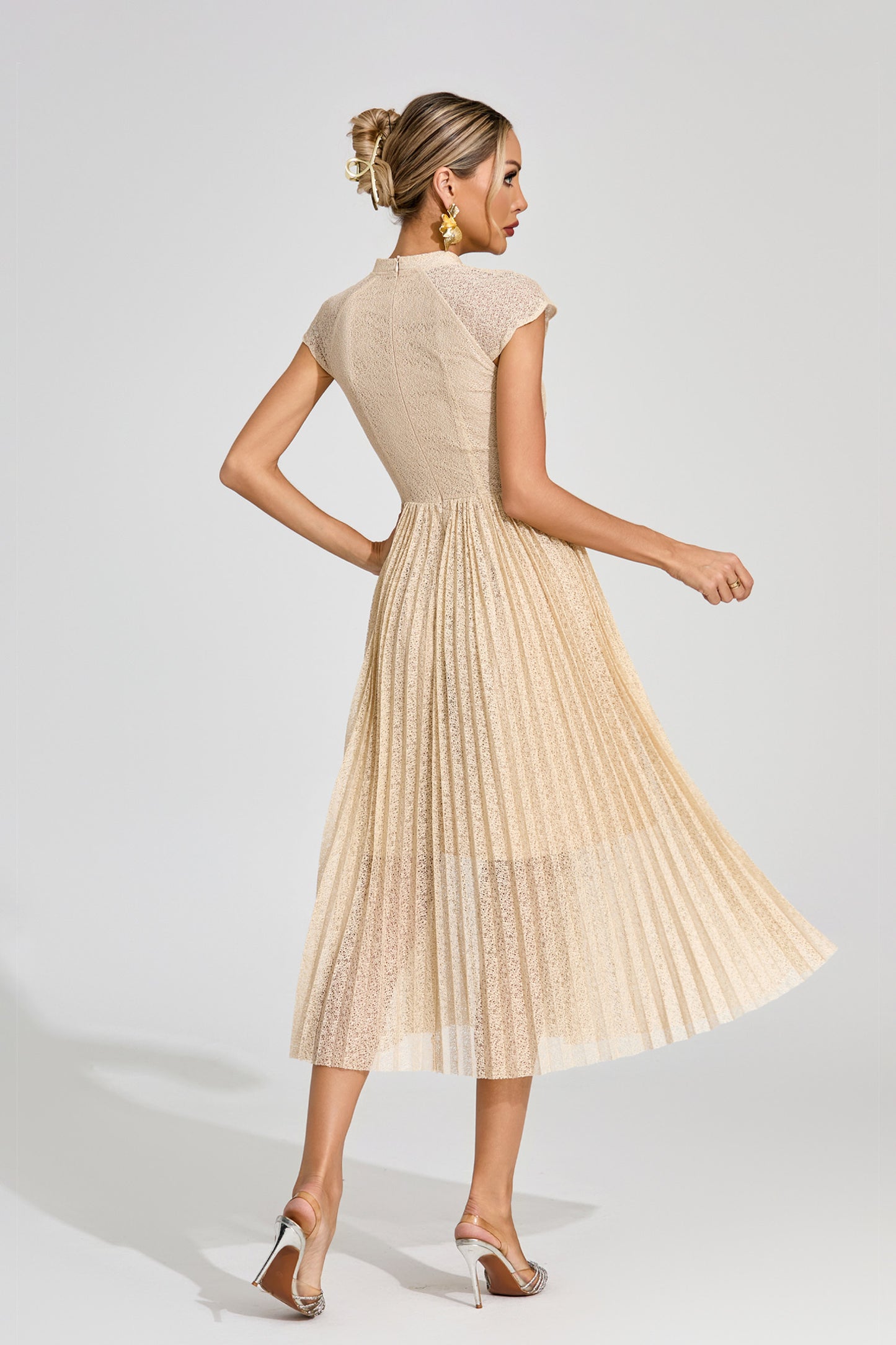Éclat Doré Lace Midi Dress