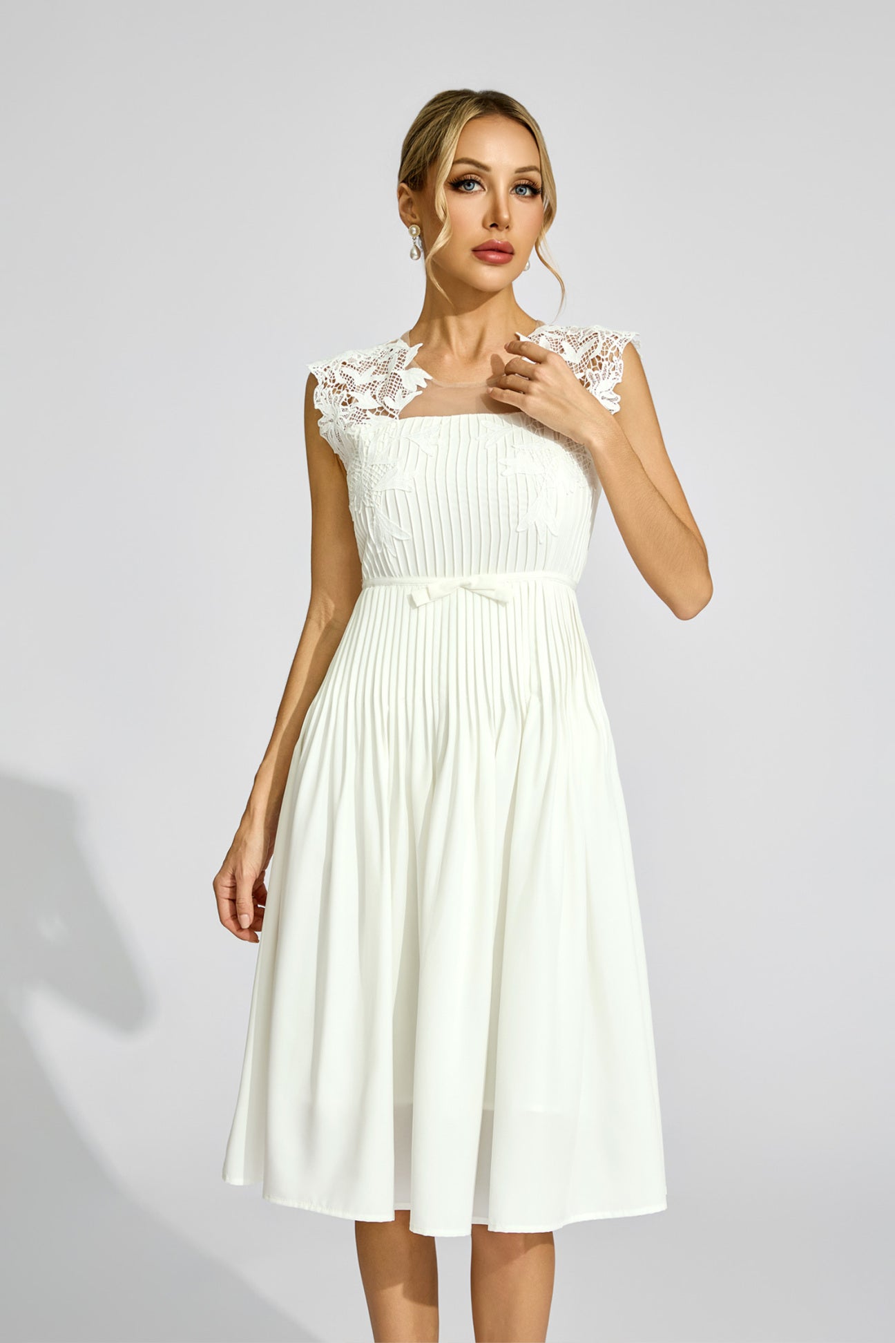 Fleur Neige Embroidered Midi Dress