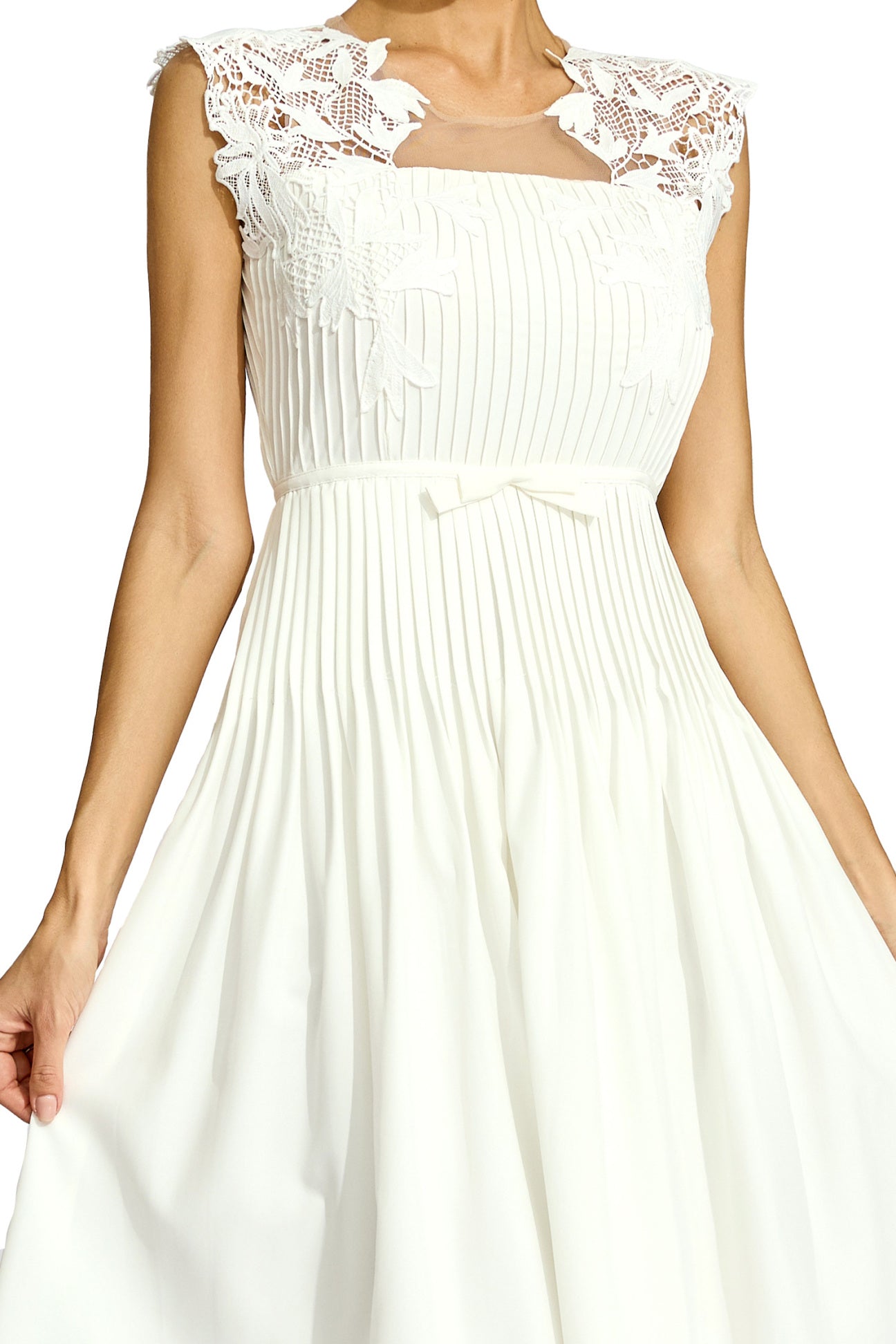 Fleur Neige Embroidered Midi Dress