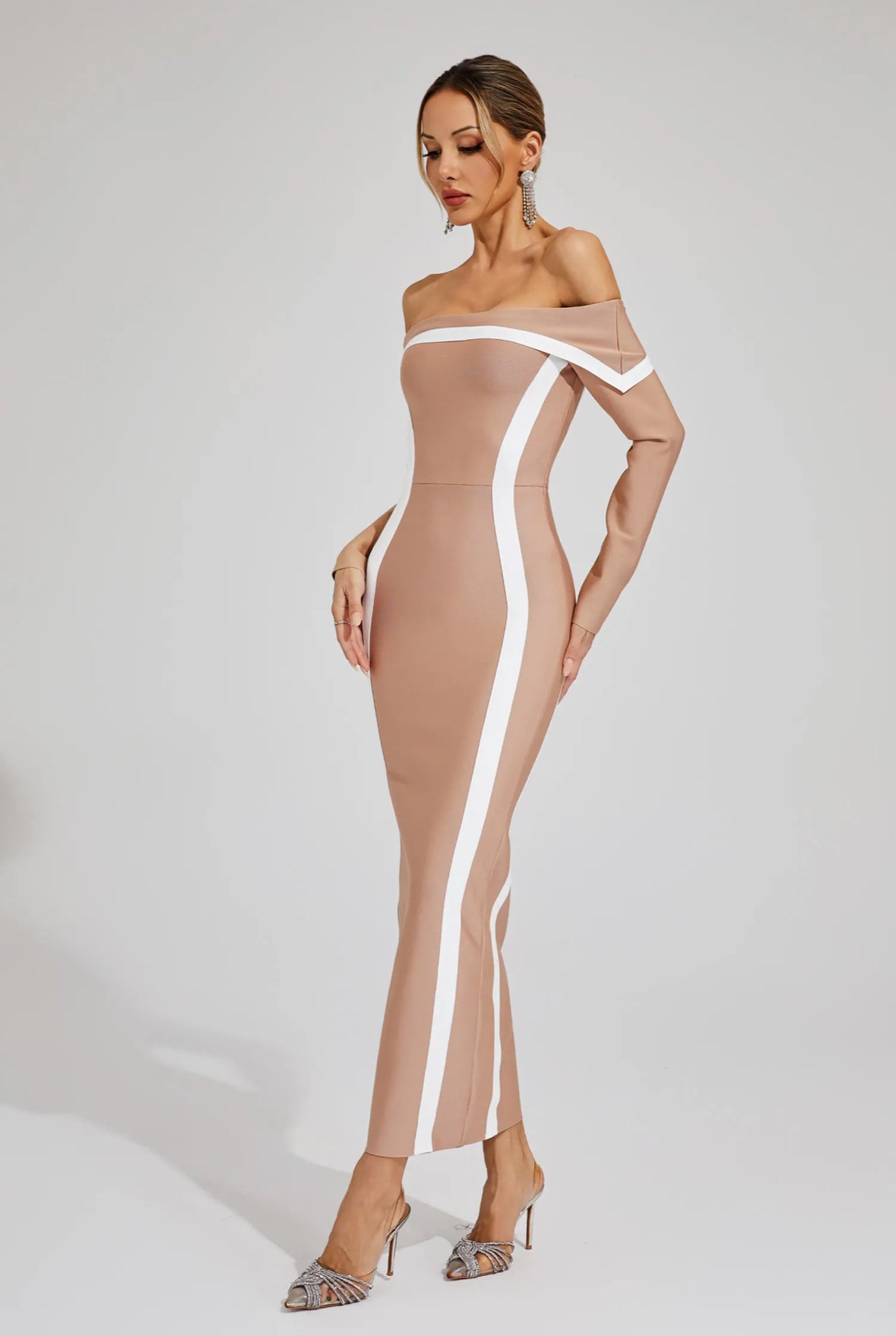 Off shoulder apricot&white maxi dress