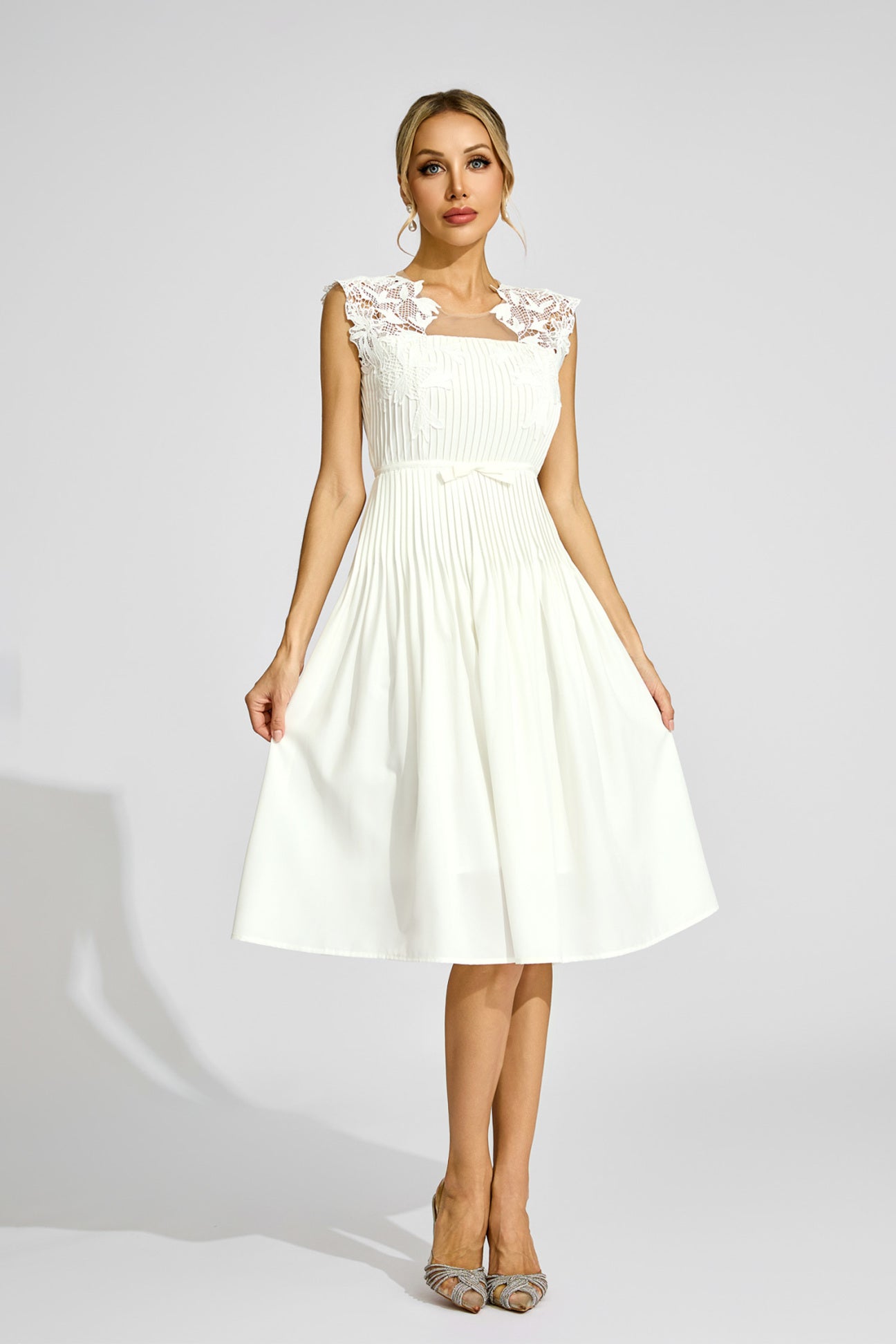 Fleur Neige Embroidered Midi Dress