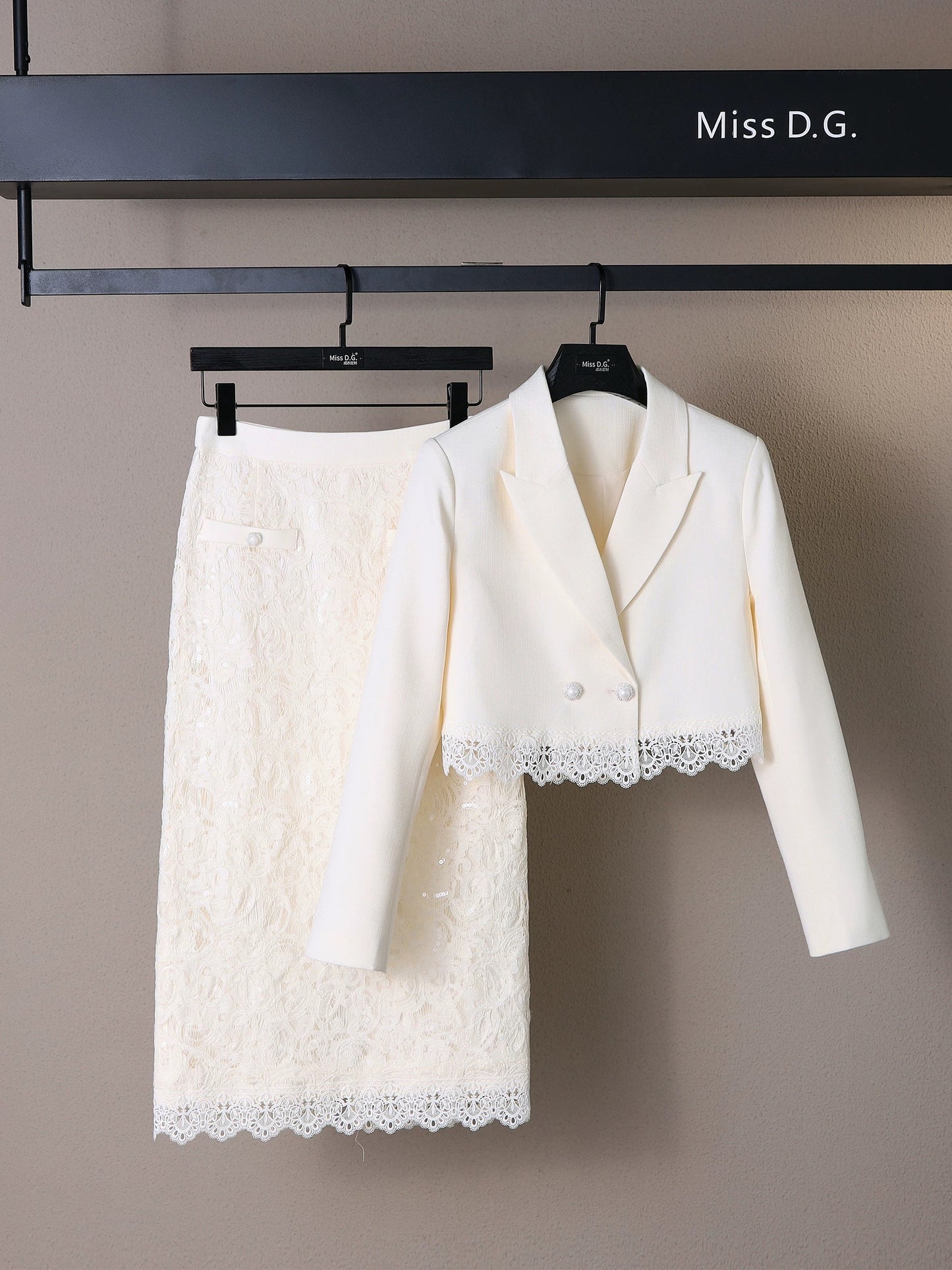 Élodie Lace Skirt Set