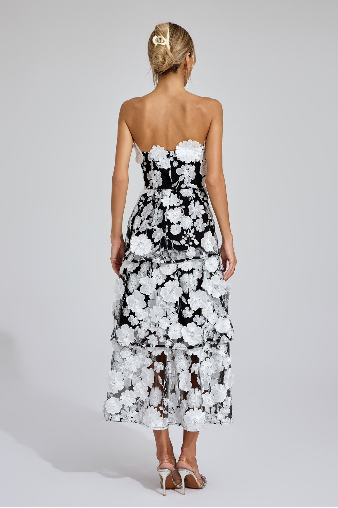 Embroidered black/white flower maxi dress