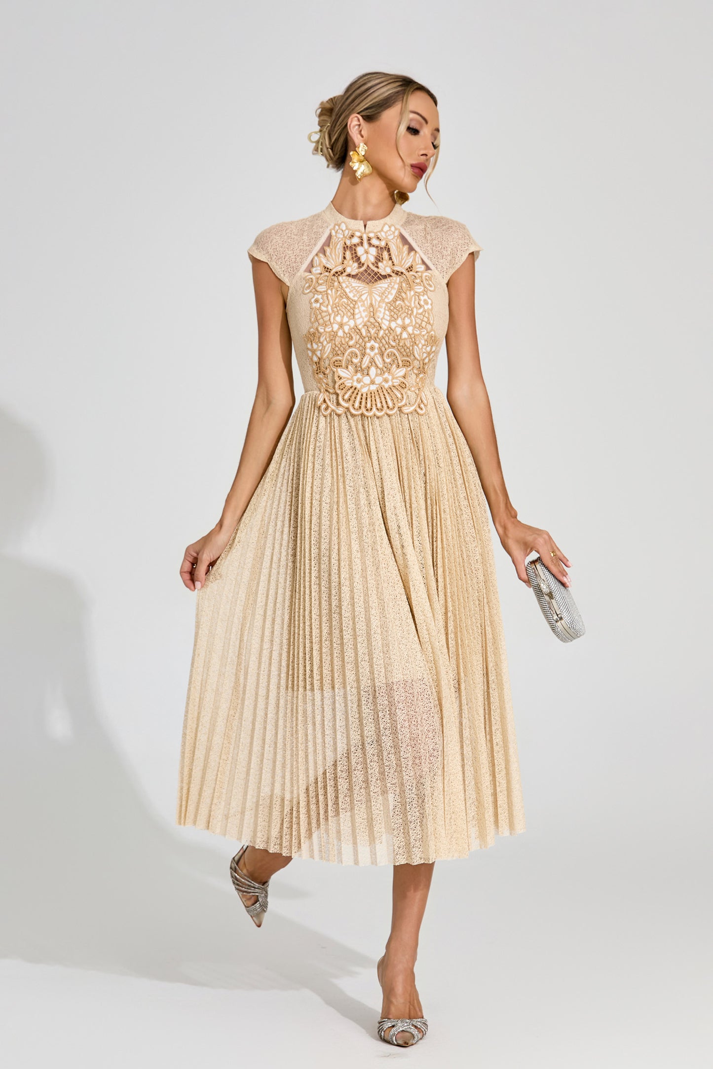 Éclat Doré Lace Midi Dress