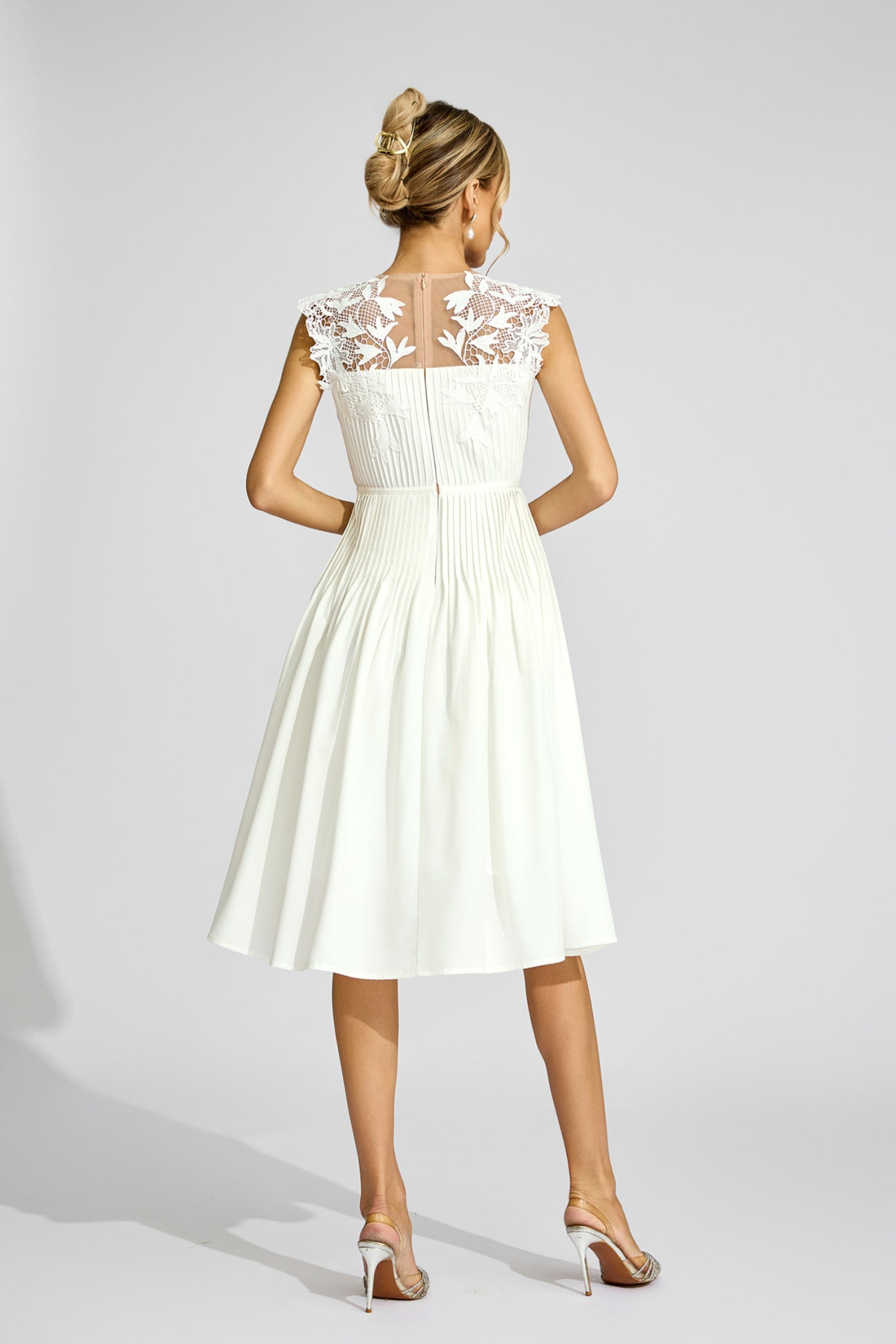 Fleur Neige Embroidered Midi Dress