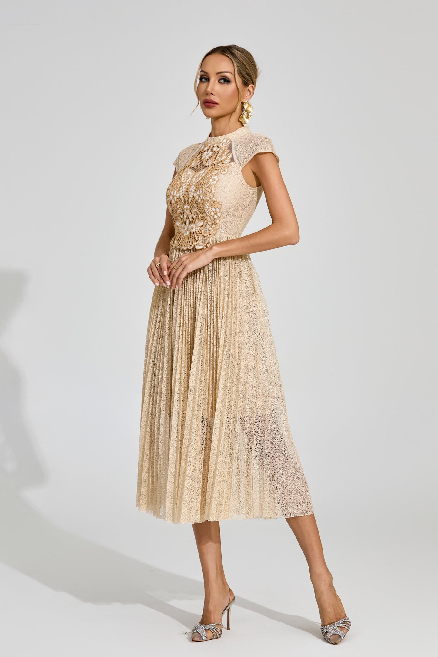 Éclat Doré Lace Midi Dress