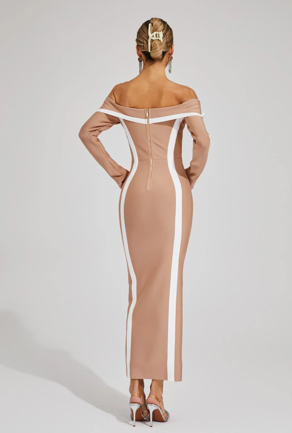 Off shoulder apricot&white maxi dress