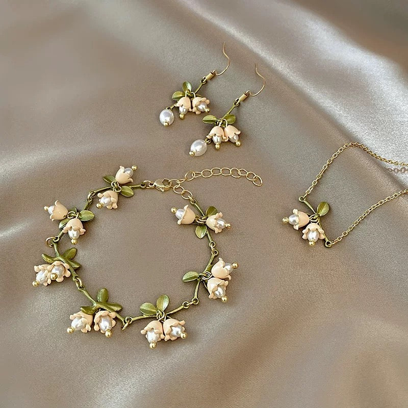 Vintage Lily Pearl Jewelry Set