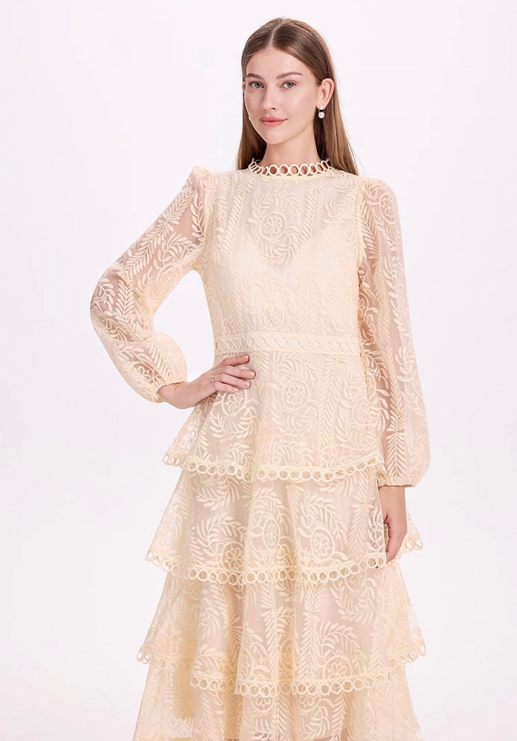 Élise Tiered Lace Maxi Dress