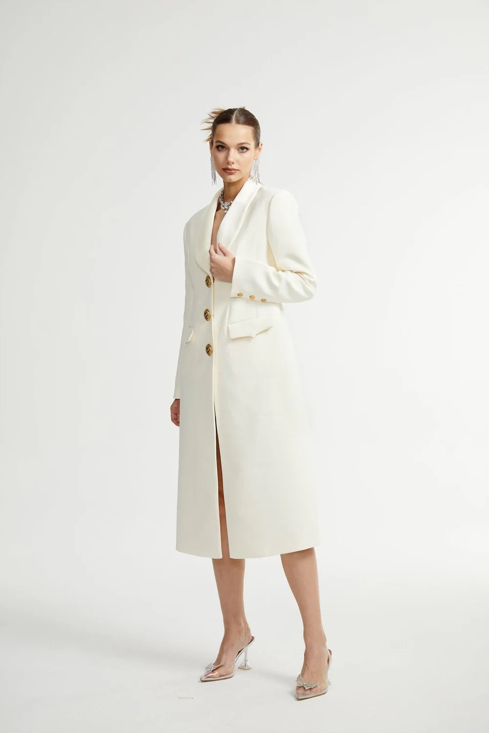 White single breasted long coat