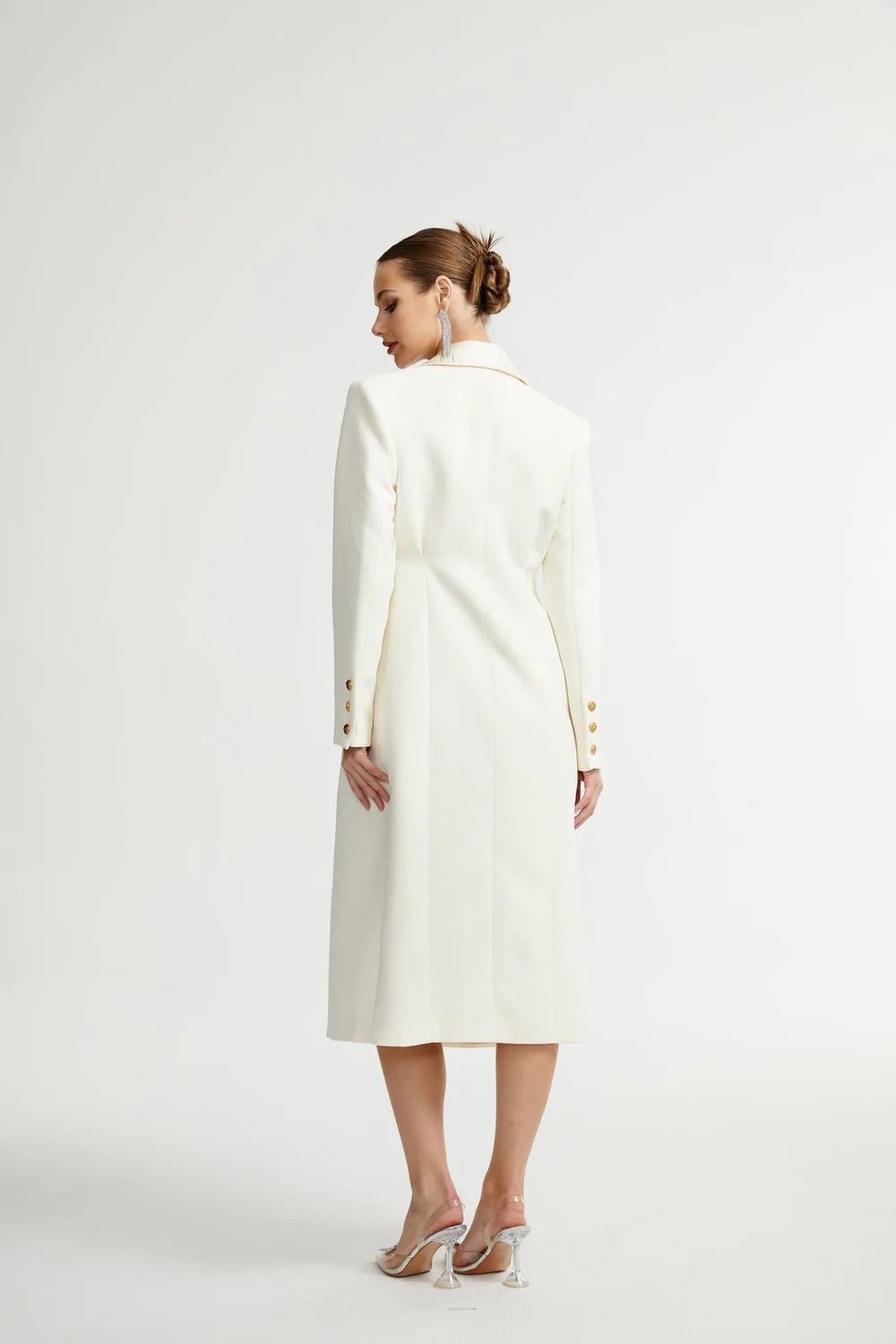 White single breasted long coat