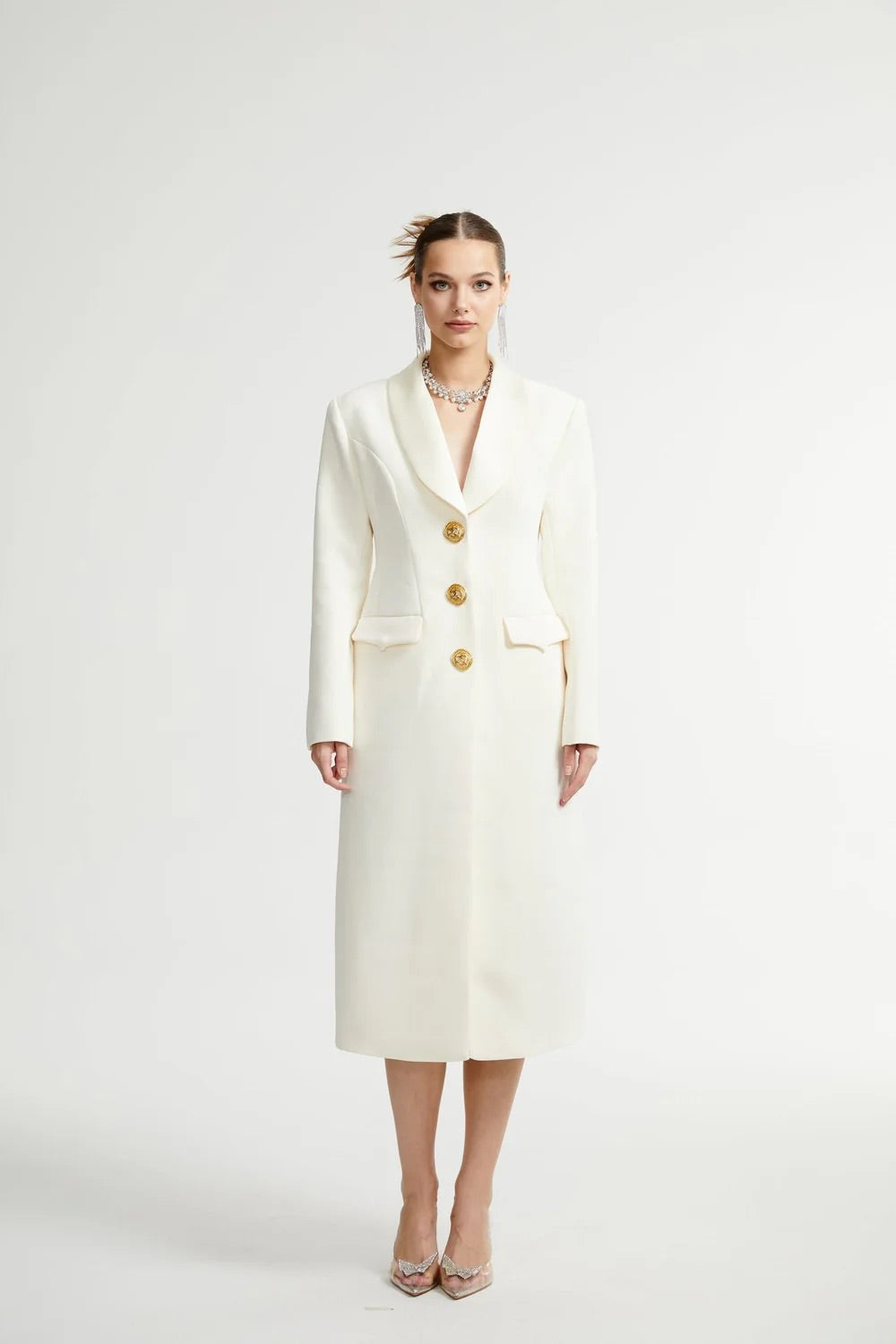 White single breasted long coat