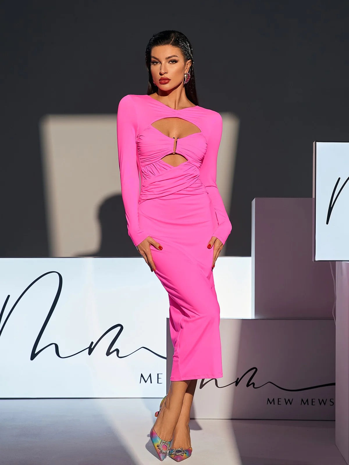 Long sleeves Pink cutout midi dress (8296269480174)