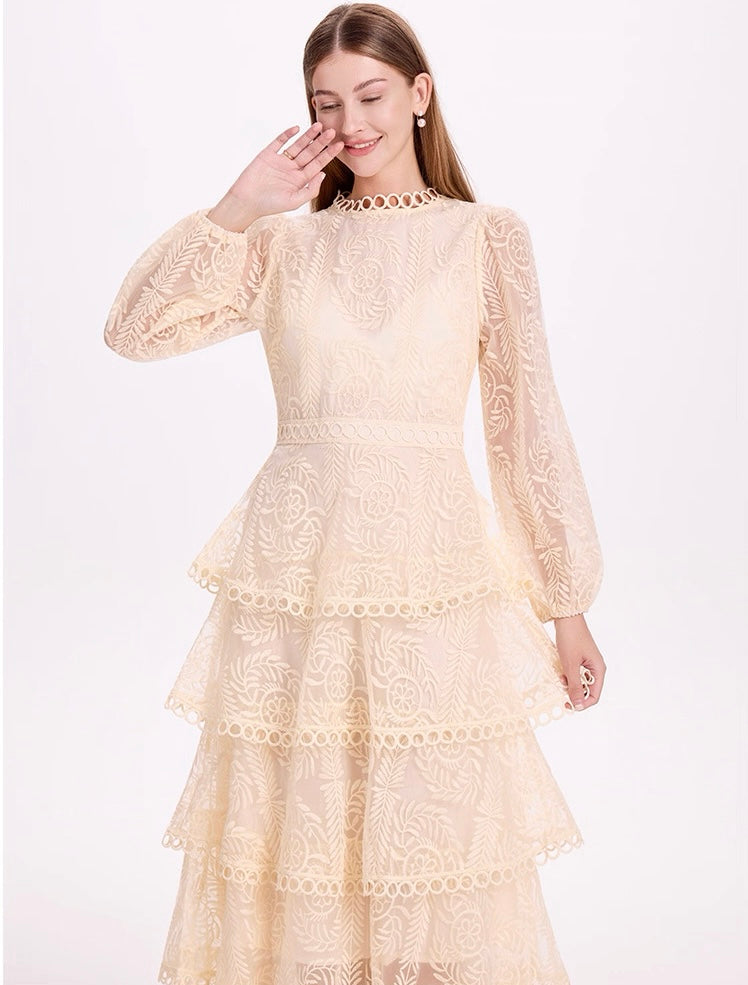 Élise Tiered Lace Maxi Dress