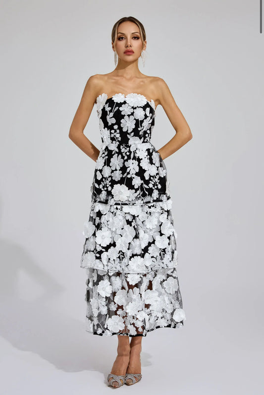 Embroidered black/white flower maxi dress